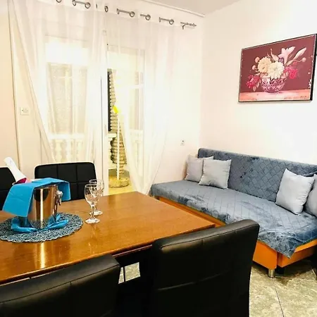 With Parking Space Srima - Vodice, - 25188 Apartmán Vodice