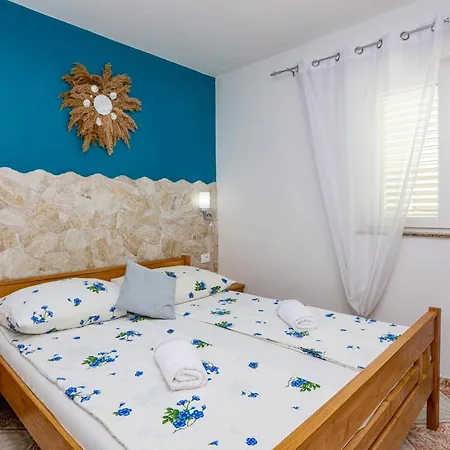 With Parking Space Srima - Vodice, - 25188 Apartmán *