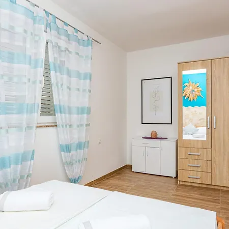 With Parking Space Srima - Vodice, - 25188 Apartmán